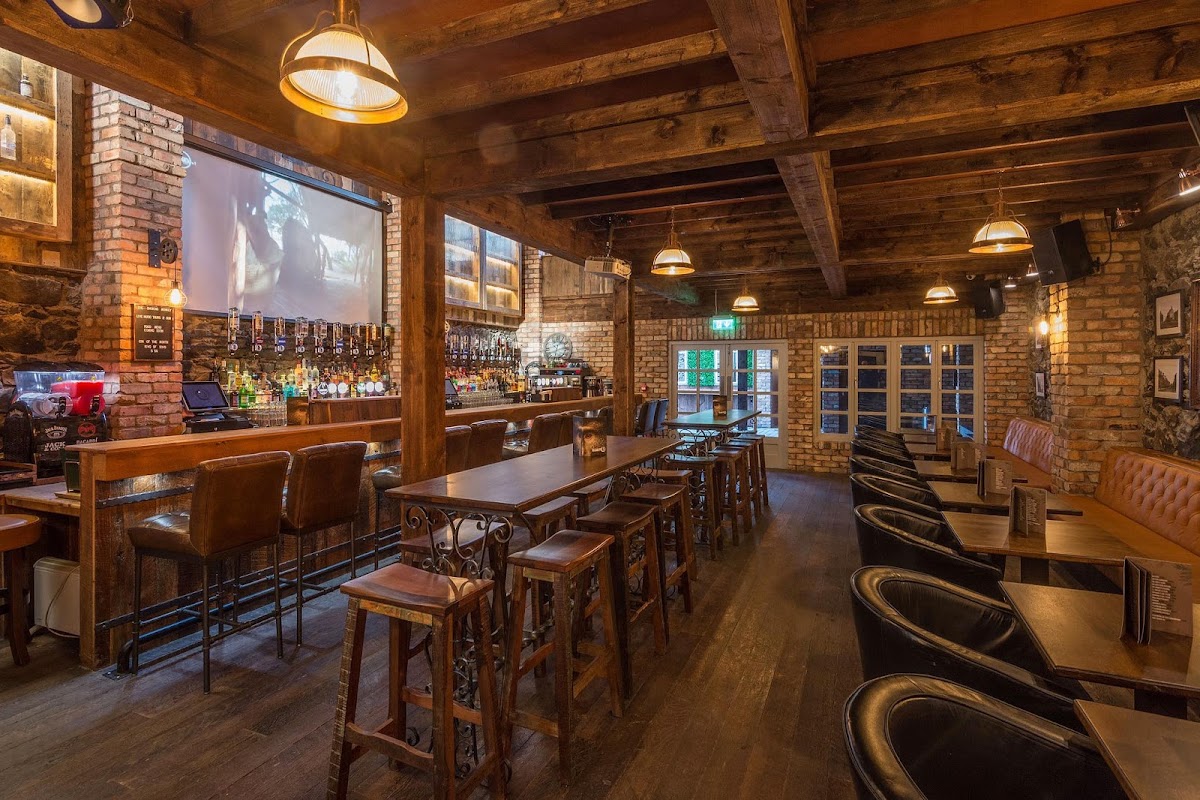 The Smoking Monkey Bar & Grill